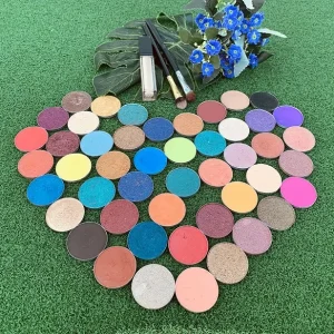 84 shades eyeshadow China cheap cosmetics guangzhou cosmetics wholesale