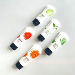 Natural Fruit Delight: Natural Plant and Fruit Extract Facial Cleanser, Nurturing Your Skin!