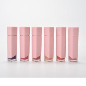 32 Colors OEM Private Label Custom Velvet Matte Waterproof Lipstick Matte Lipstick